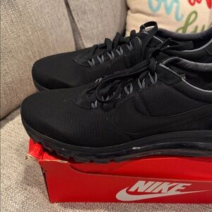 Nike Men's Black Air Max Sneakers